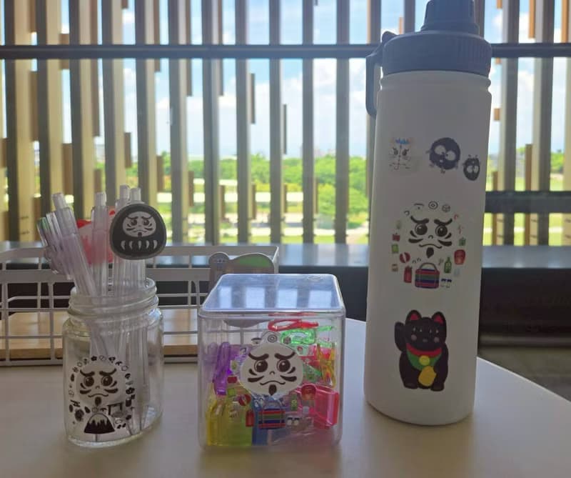 獨家達磨だるま 車貼 文具 筆電 手機殼 行李箱 水壺 鐵盒轉印貼