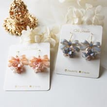 【緞帶花束耳環】 粉橘色霧藍色 手工 水晶 樹脂 耳環/耳夾