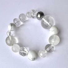 ||冬雪|| 淨化能量水晶手環。白幽靈/鈦赫茲/月光石/白松石