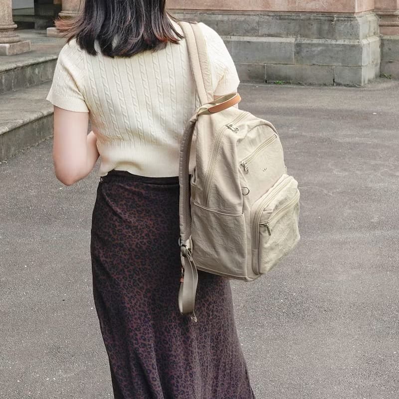 (淺杏色)必buy輕盈紙感旅行後背包33531