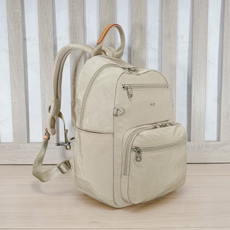 (淺杏色)必buy輕盈紙感旅行後背包33531