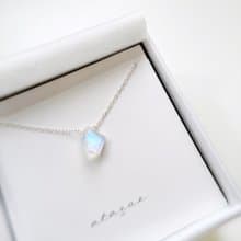 【微瑕品清貨】一圖一物 不規則藍光月光石純銀項鍊 月亮石