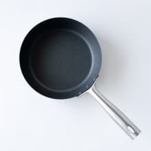 Arnest 日本燕三條製 野營煎蛋神器 eN 無塗層平底鍋 20cm