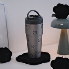 WOKY 聯名 Ti 渾圓杯 附 Tritan 吸管 飄浮EMO 770ml 保溫瓶 純鈦