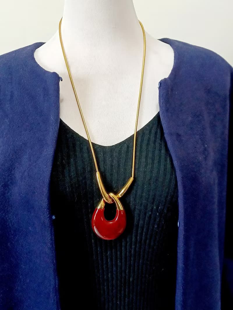 vintage jewelry Trifari 金色勃艮第酒紅樹脂垂墜 項鍊