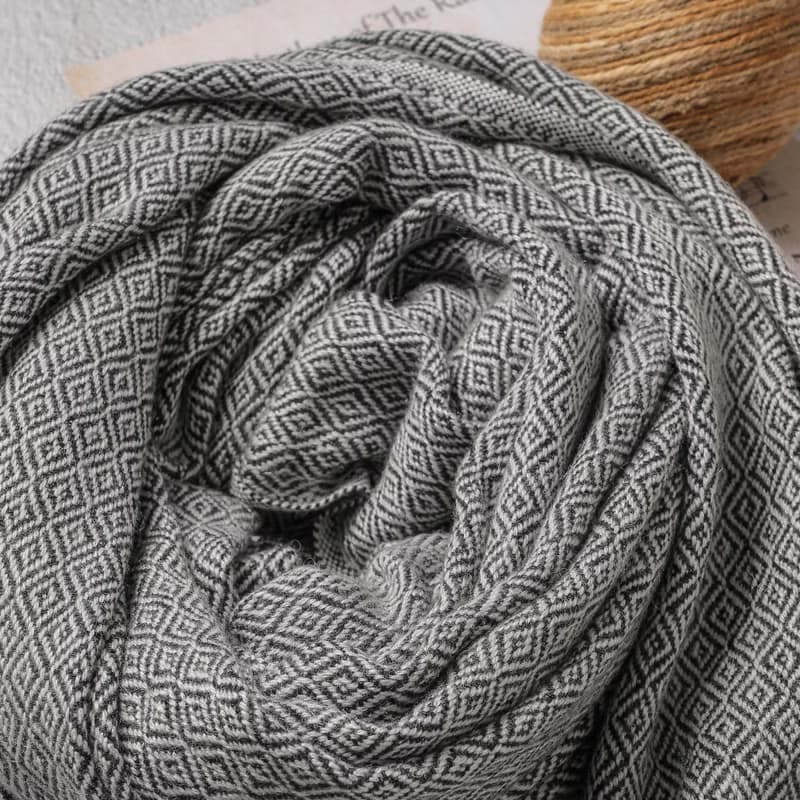 【厚款】喀什米爾羊毛圍巾/披肩  鑽石紋黑灰色 手工機織