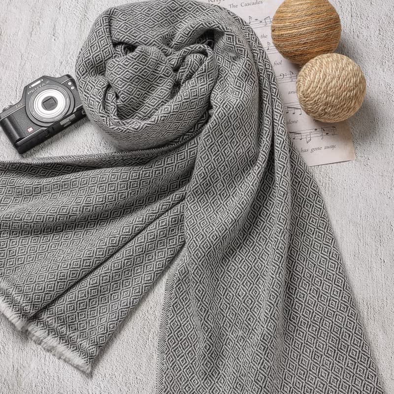 【厚款】喀什米爾羊毛圍巾/披肩  鑽石紋黑灰色 手工機織