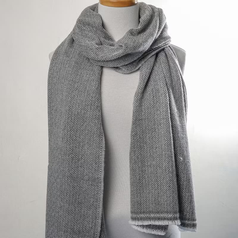 【厚款】喀什米爾羊毛圍巾/披肩  鑽石紋黑灰色 手工機織