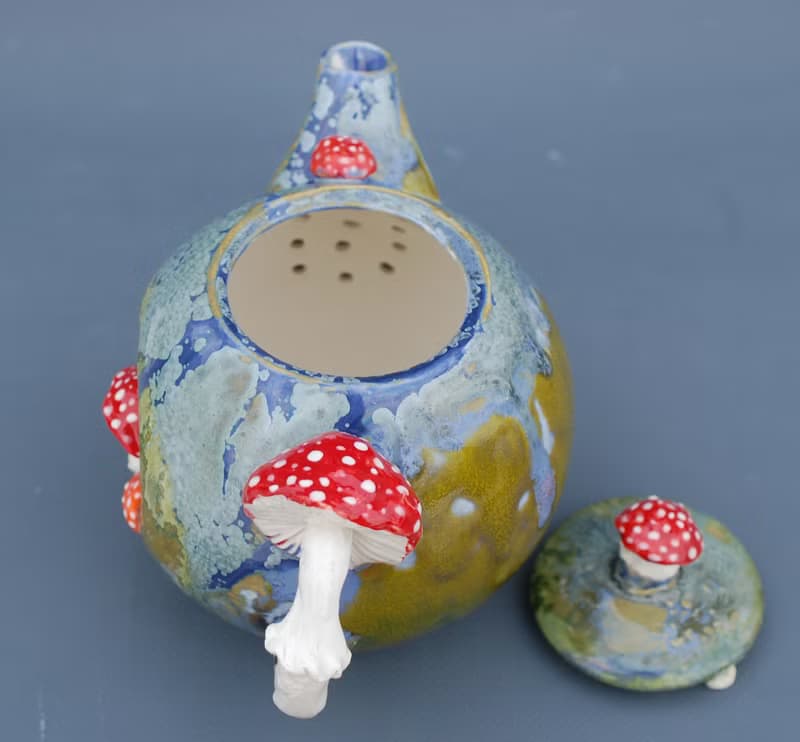 飛木耳藝術茶壺手工精美陶瓷茶壺蘑菇雕像明亮手繪童話茶壺收藏仙