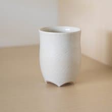 白瓷五腳握杯