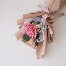 cherry blossom-單朵永生康乃馨花束