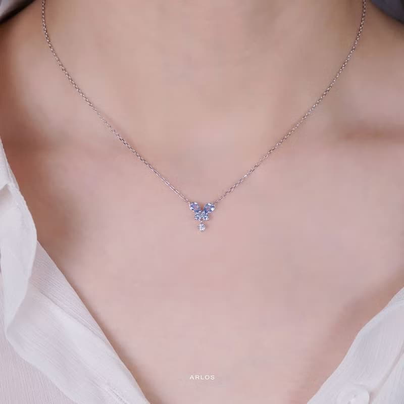 L'amour 氣質蝴蝶項鏈 (白金色)
