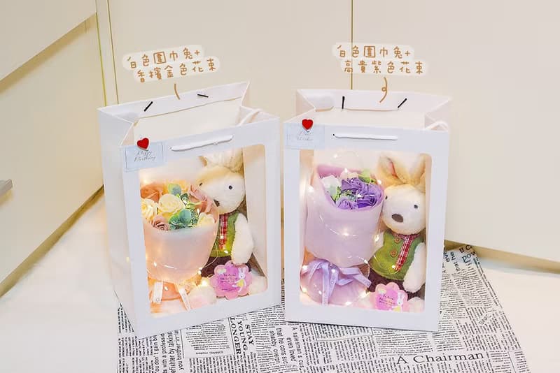 暖呼呼 圍巾兔+7朵香皂花束 祝福禮物(含開窗提袋+燈串) 生日情人