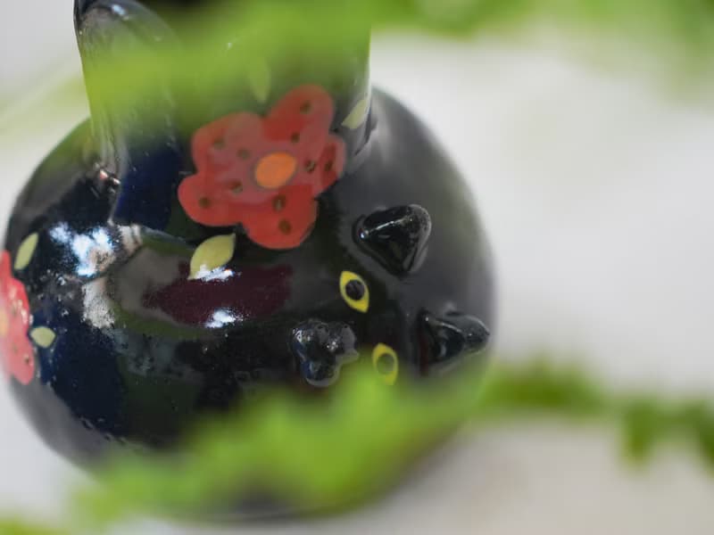 花の器皿 • 綻放黑貓