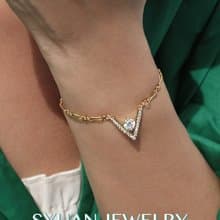 SYUAN JEWELRY|Soar 翱翔— 鍍18K手工鏈V字鋯石手鍊