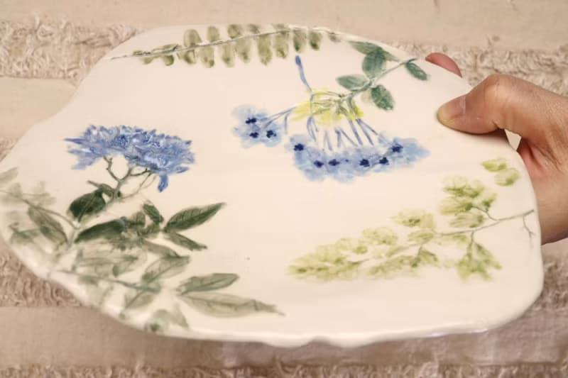 【畢業禮物】藝術手捏陶藍紫花影白瓷盤安全無毒釉下彩自然壓印