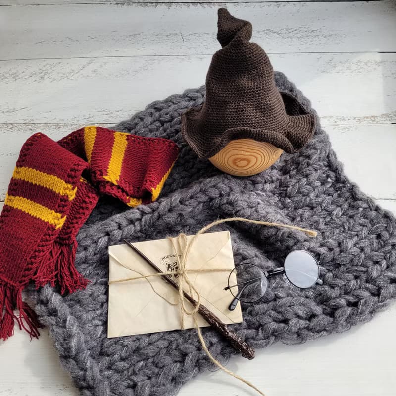 Newborn Wizard Hat/Wand/Scarf,Blanket . Baby photo props. Halloween Outfit