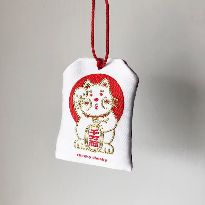 cheeky cheeky 厚面子 達摩 招財貓 御守 中指 招財  刺繡 新年