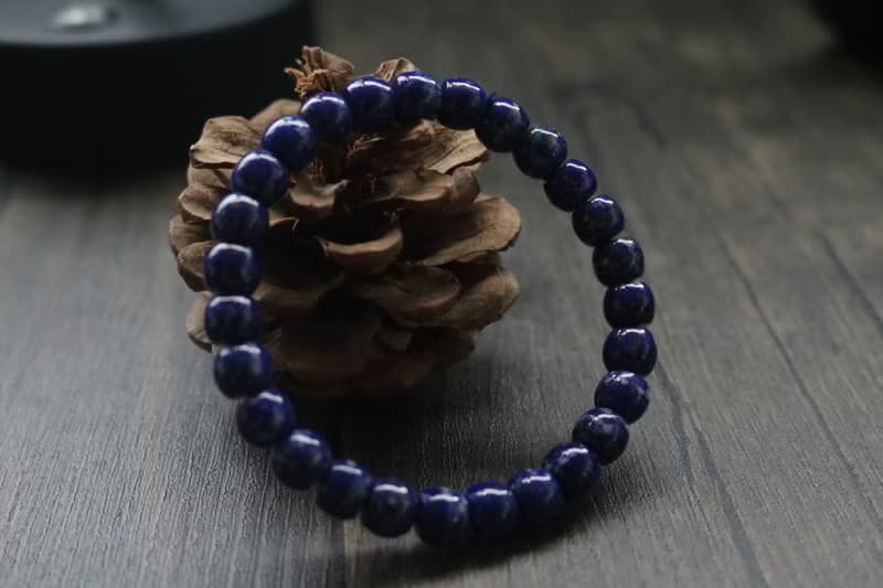 Imperial lapis lazuli bracelet with natural texture and simp