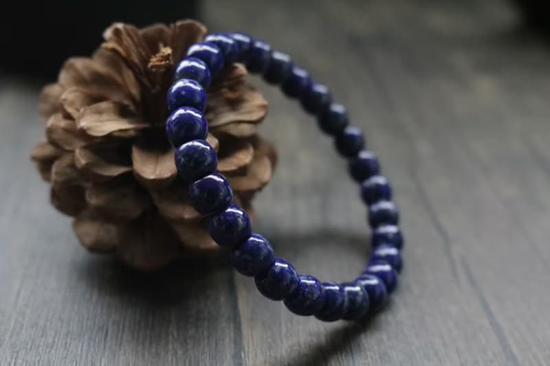 Imperial lapis lazuli bracelet with natural texture and simp