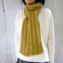 カシミヤ混 ケーブル模様のロングマフラー マスタード
