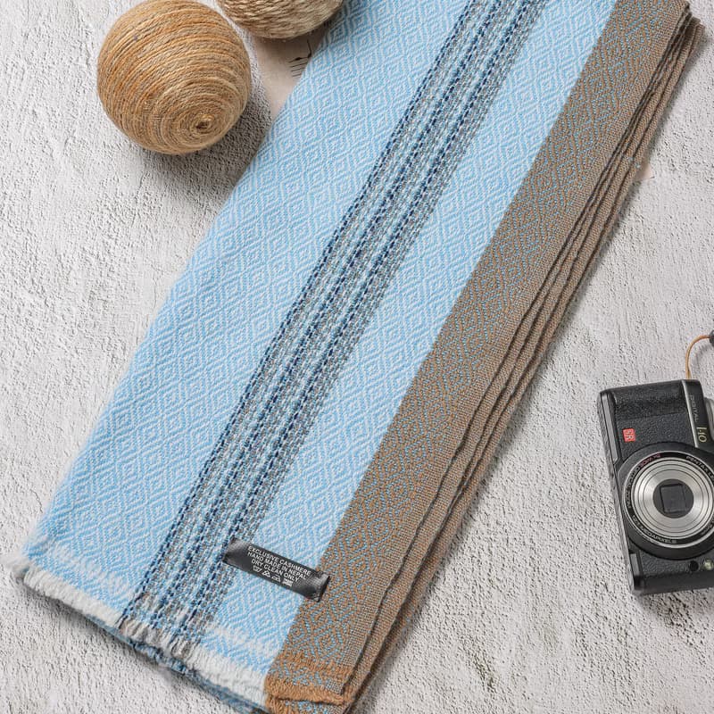 【窄版】喀什米爾羊毛圍巾 鑽石紋淺藍褐條紋 脖圍 手工機織