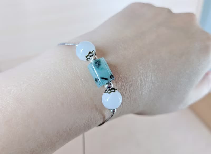 【親翠】天然翡翠 純銀綠飄烏雞桶珠轉運調節手鏈