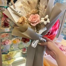 奶茶色調永生玫瑰花束