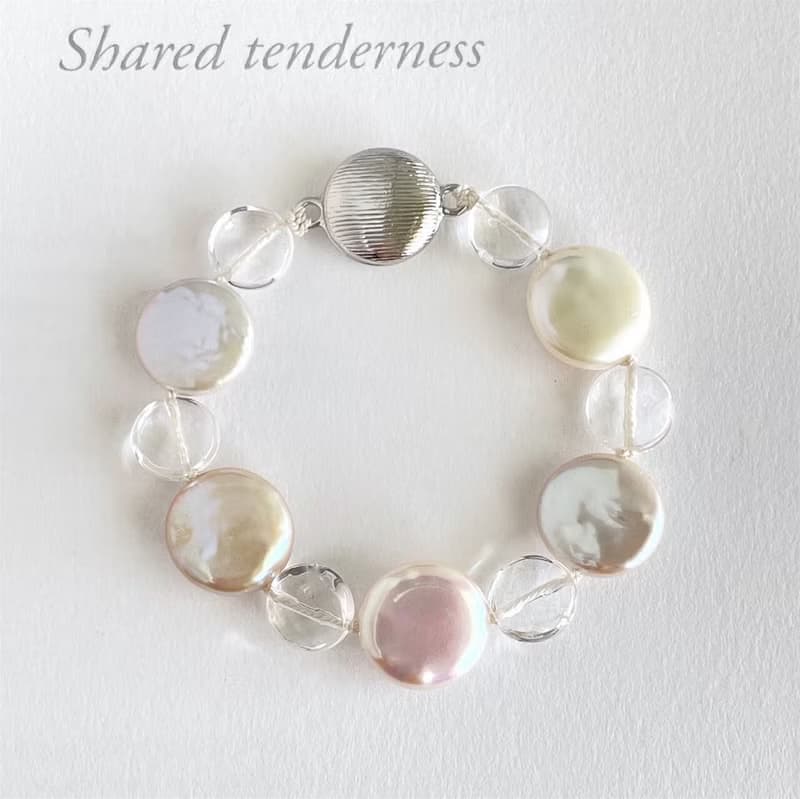 天然 淡水パール oオーロラカラーコイン型パールとクリスタルのブレスレット