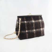 【經典時尚】巧克力毛呢黑檀木口金包