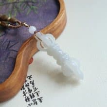 天然和田玉項鏈降魔杵金剛杵項鏈玉質油潤雕琢精美 闢邪保平安