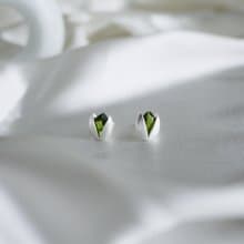 笑的開心的開心果耳環