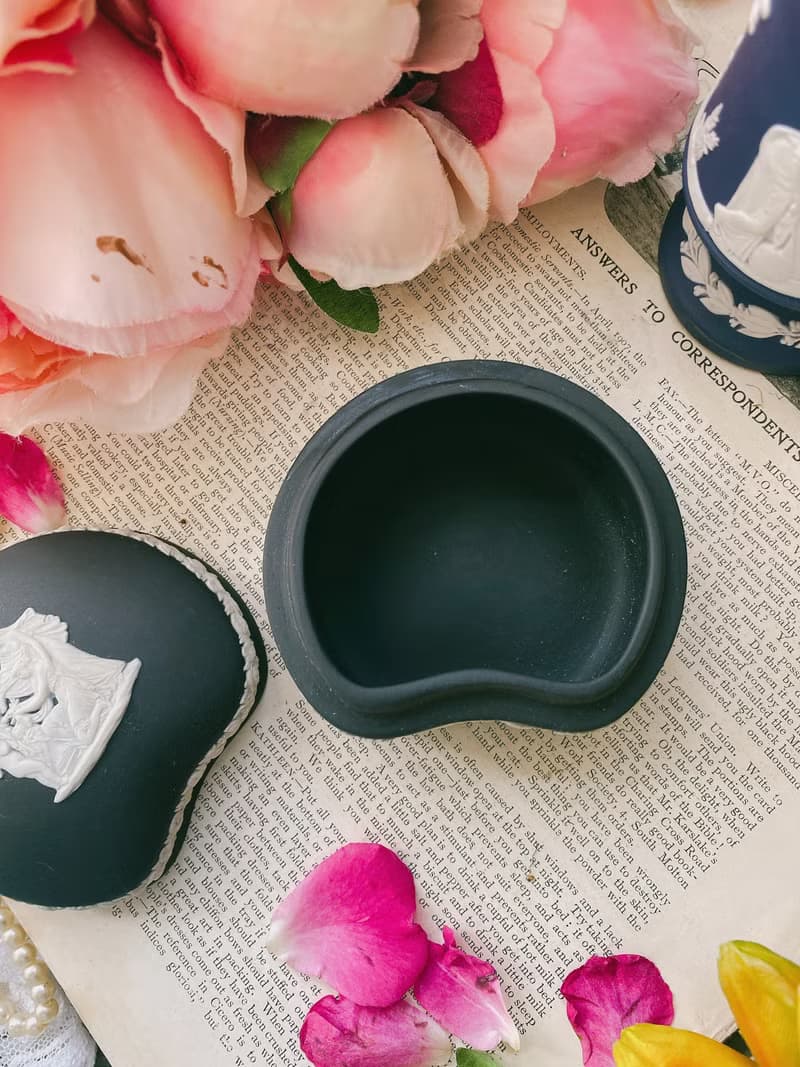 英國製Wedgwood jasper黑色浮雕希臘神話珠寶盒飾品盒情人節禮物