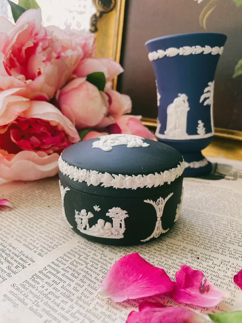 英國製Wedgwood jasper黑色浮雕希臘神話珠寶盒飾品盒情人節禮物