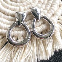 Vintage Jewelry 西洋古董飾品  MONET 經典門環 銀色調 針式耳環