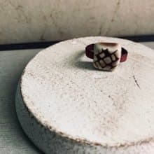 戒指 日本白瓷 自然釉色 無限看不膩色調 真皮革 自然系列