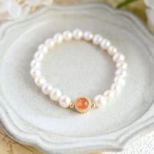 成功へと導いてくれる　サンストーンとバロックパールのブレスレット 5月/6月誕生石