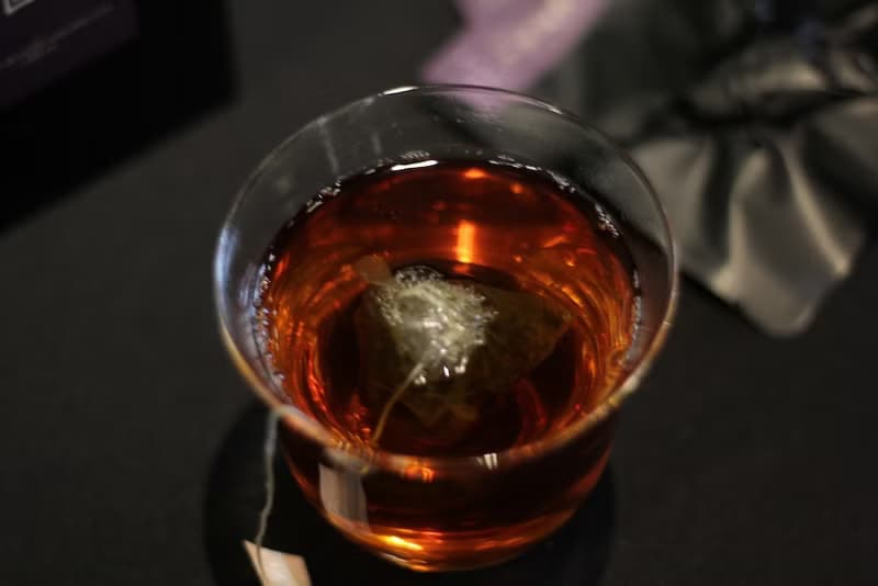 【 傾國 東方美人茶包 】獨立真空鎖味包裝(8包)臺灣原葉三角茶包
