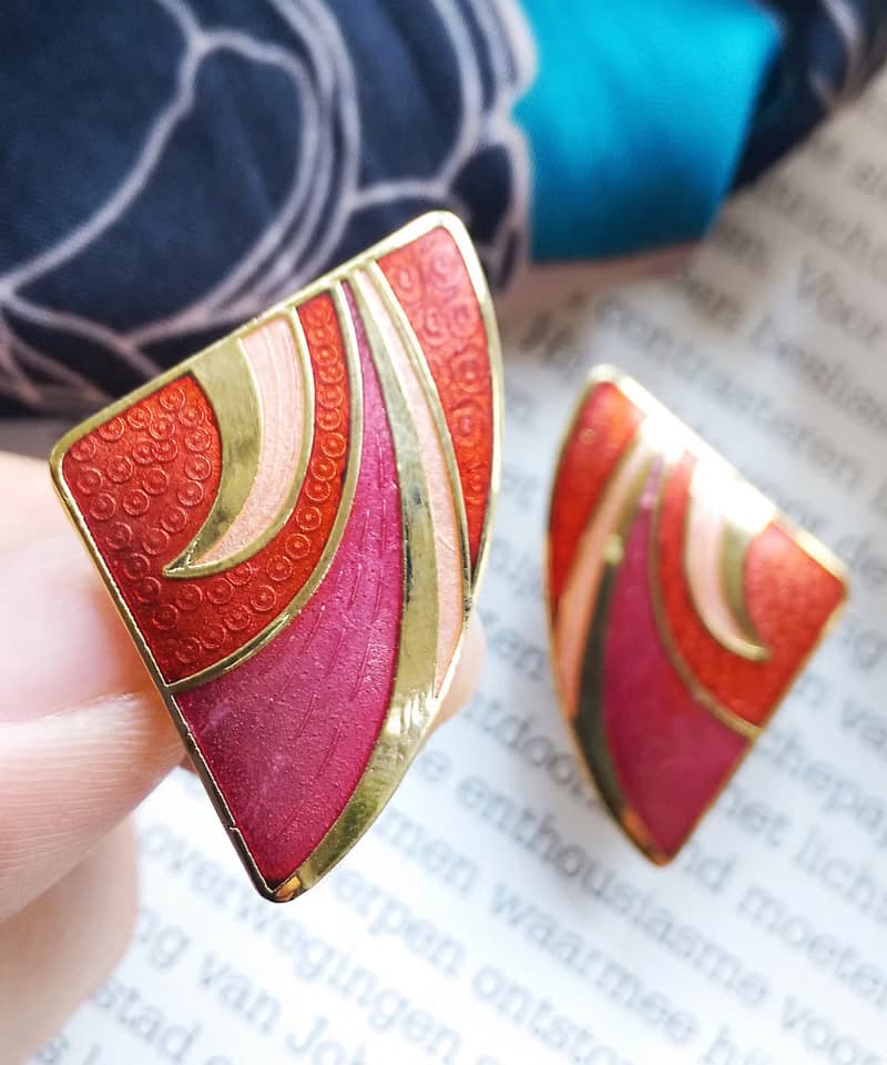 Vintage Jewelry 西洋古董飾品 景泰藍 紅色調 對稱線條 夾式耳環