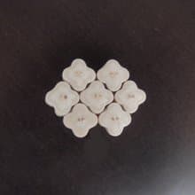 美濃焼の花束のポニーフック or ブローチ or ブローチ  (パール)