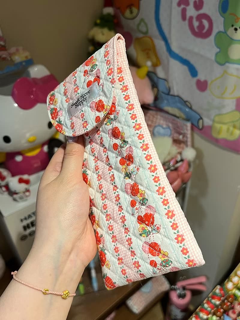 Sweetstore Supply原創可愛甜美清新草莓花收納魔術貼粘貼筆袋