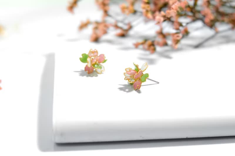 耳針x耳夾水晶花_櫻花系列-繁櫻(粉綠配色)_光點飾品