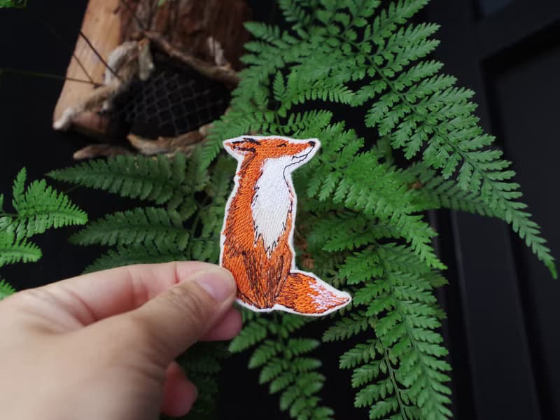 狐狸 刺繡別針 /刺繡貼(1個) __ 刺繡、聖誕禮物、插畫、免運