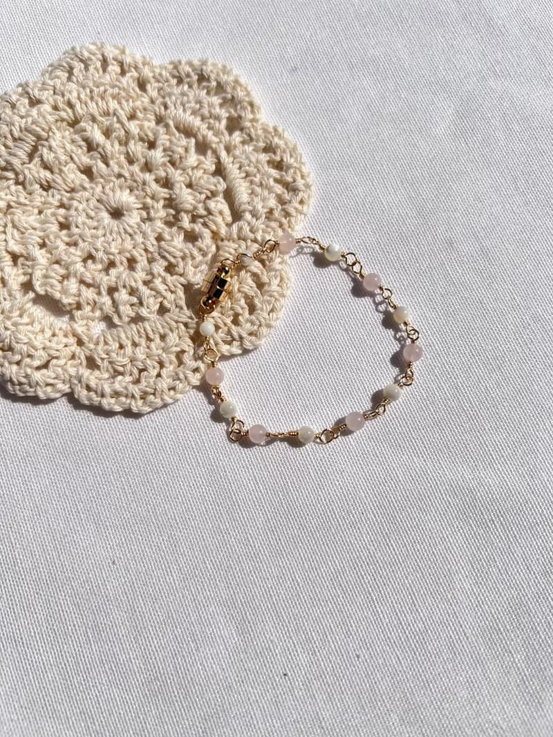 礦石水晶手鍊_粉白色_手飾_森系飾品_粉水晶_貝殼_銅鍍14K金