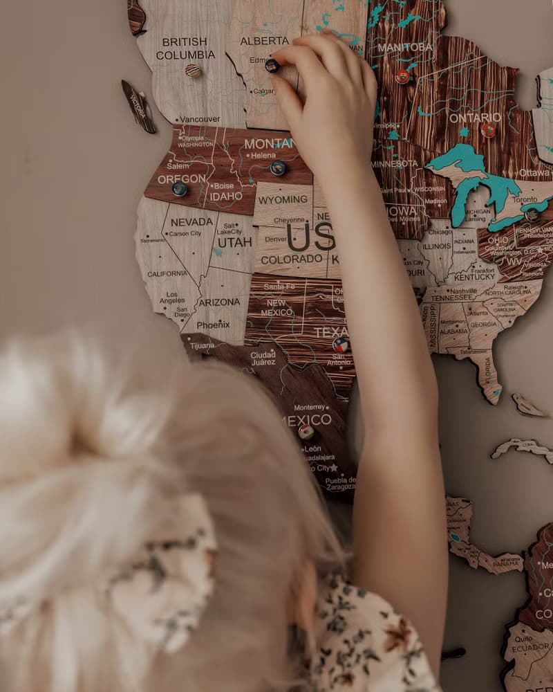 3D 世界地圖在黑暗中發光 旅行地圖 家居裝飾 木製世界地圖