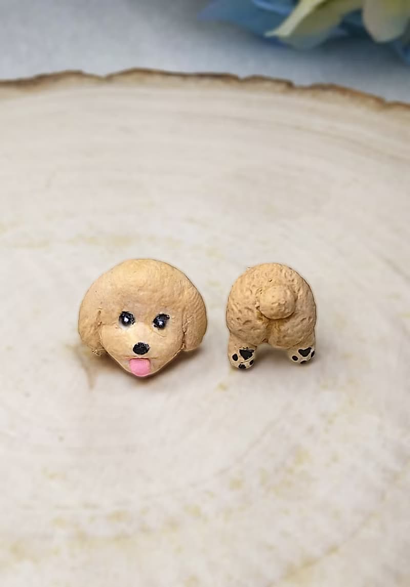全手制 杏色 吐舌貴賓犬 貴婦狗 耳釘/耳夾