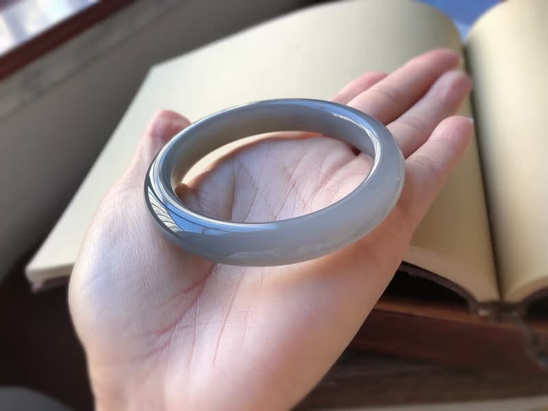 天然超美的煙紫和田玉手鐲紫羅蘭手鐲玉鐲平安喜樂