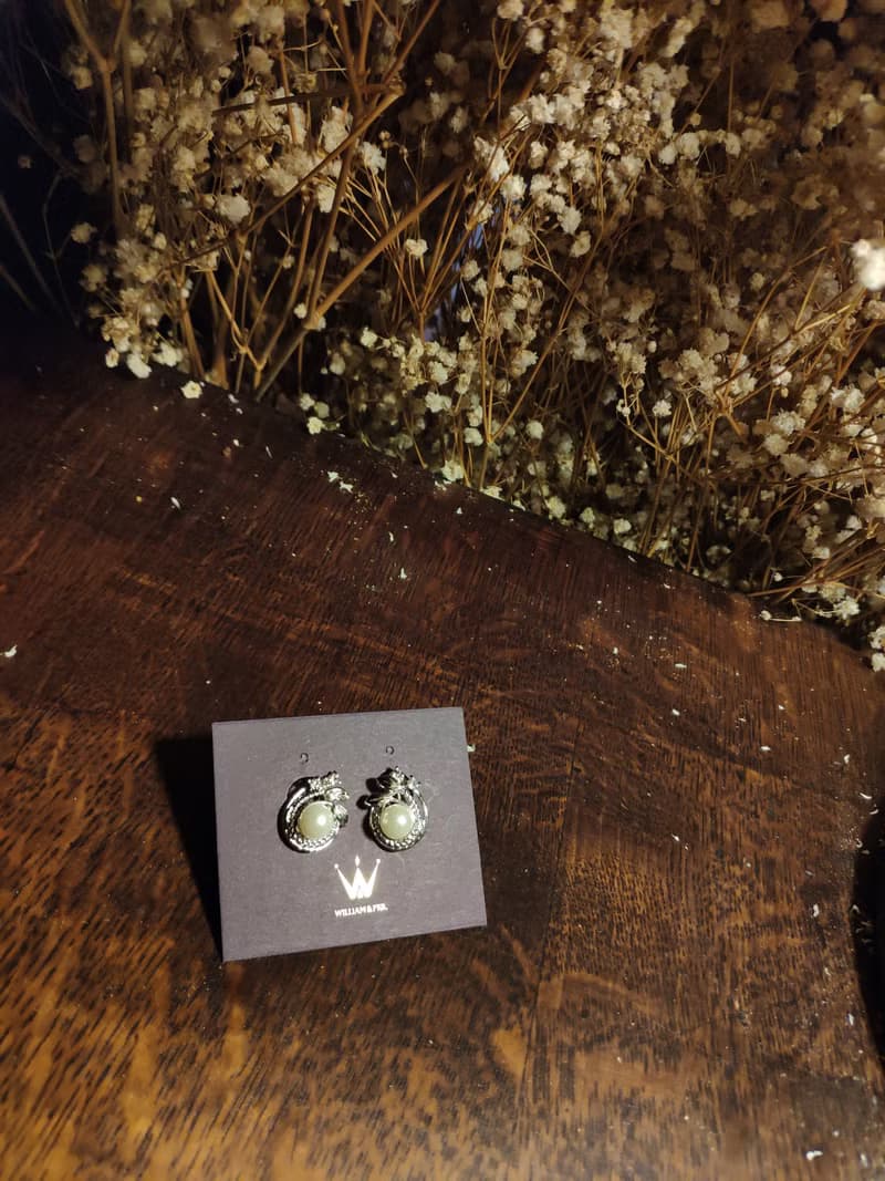 CreamyWhite_William&Feb.聯名耳環(耳夾)_Swarovski_珍珠花圈款