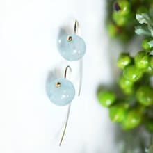 ラウンドカットアクアマリンのシンプル一粒ピアス　Liselotte