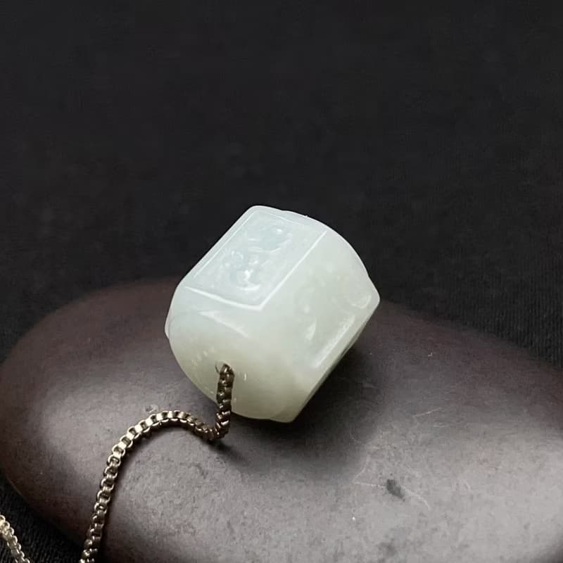 【萬事亨通】冰糯種翡翠路路通雕花吊飾  | 天然緬甸玉翡翠A貨